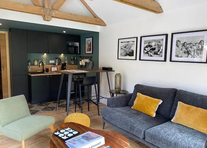 Le Clos Dauphinais Chez Laurette
